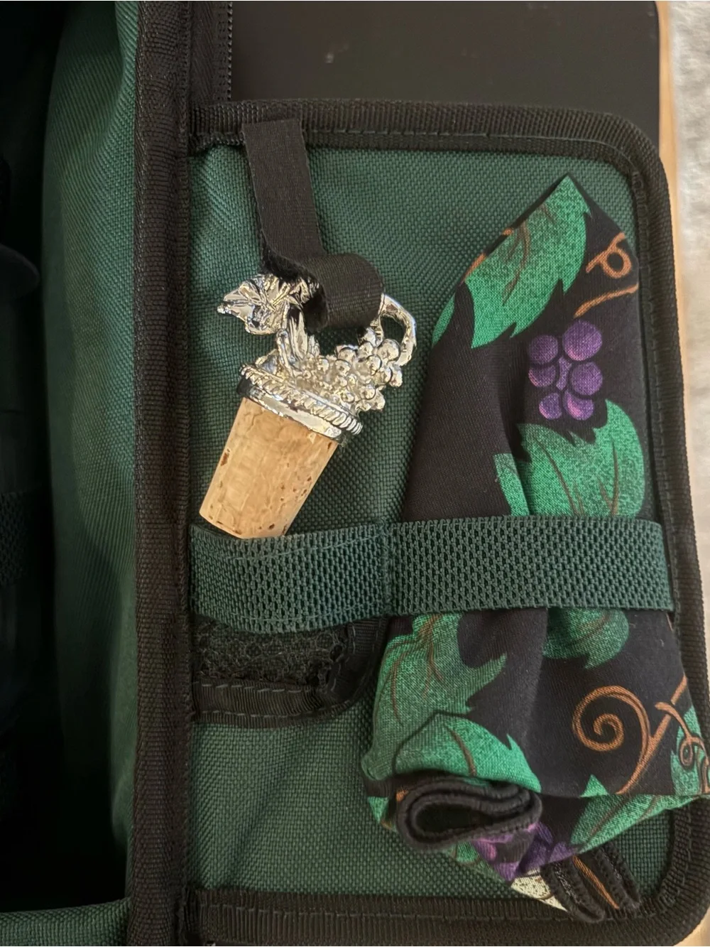 Picnic Time Green Insulated Wine  Cooler Bag with Accessories